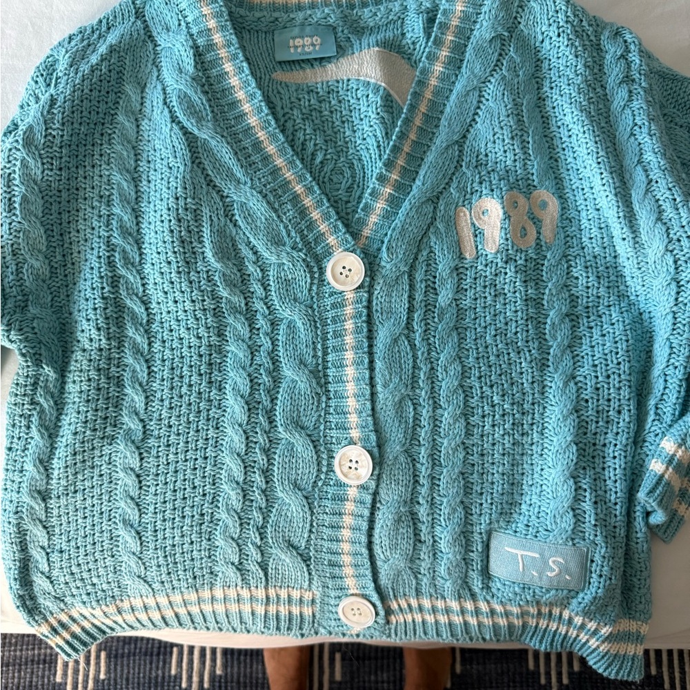 Taylor Swift 1989 sweater XS-SM. Never worn